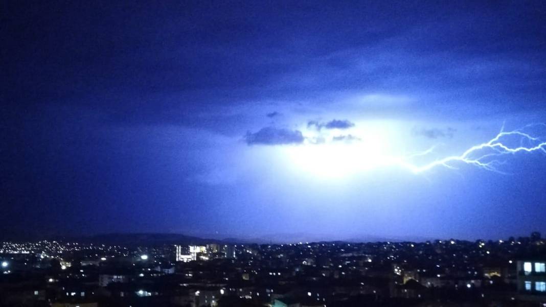 Ankara’da gece gündüze döndü 22